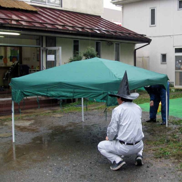 「とりあえずテントを立てよう」