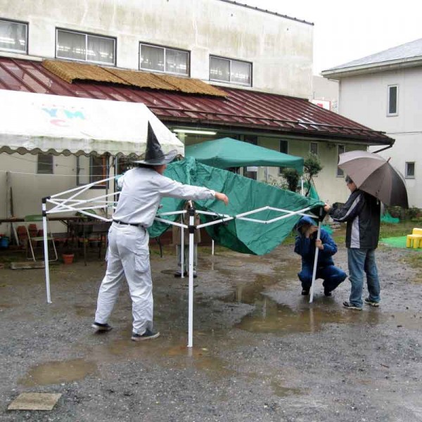 もう一つのテントも設営・・・