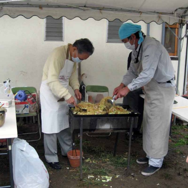 焼きそば完成間近