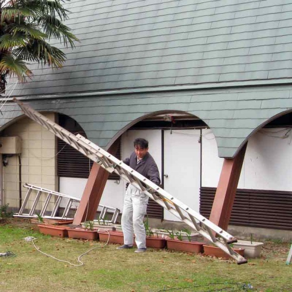 イルミネーション取り付け作業