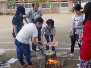 お肉を投入・・・